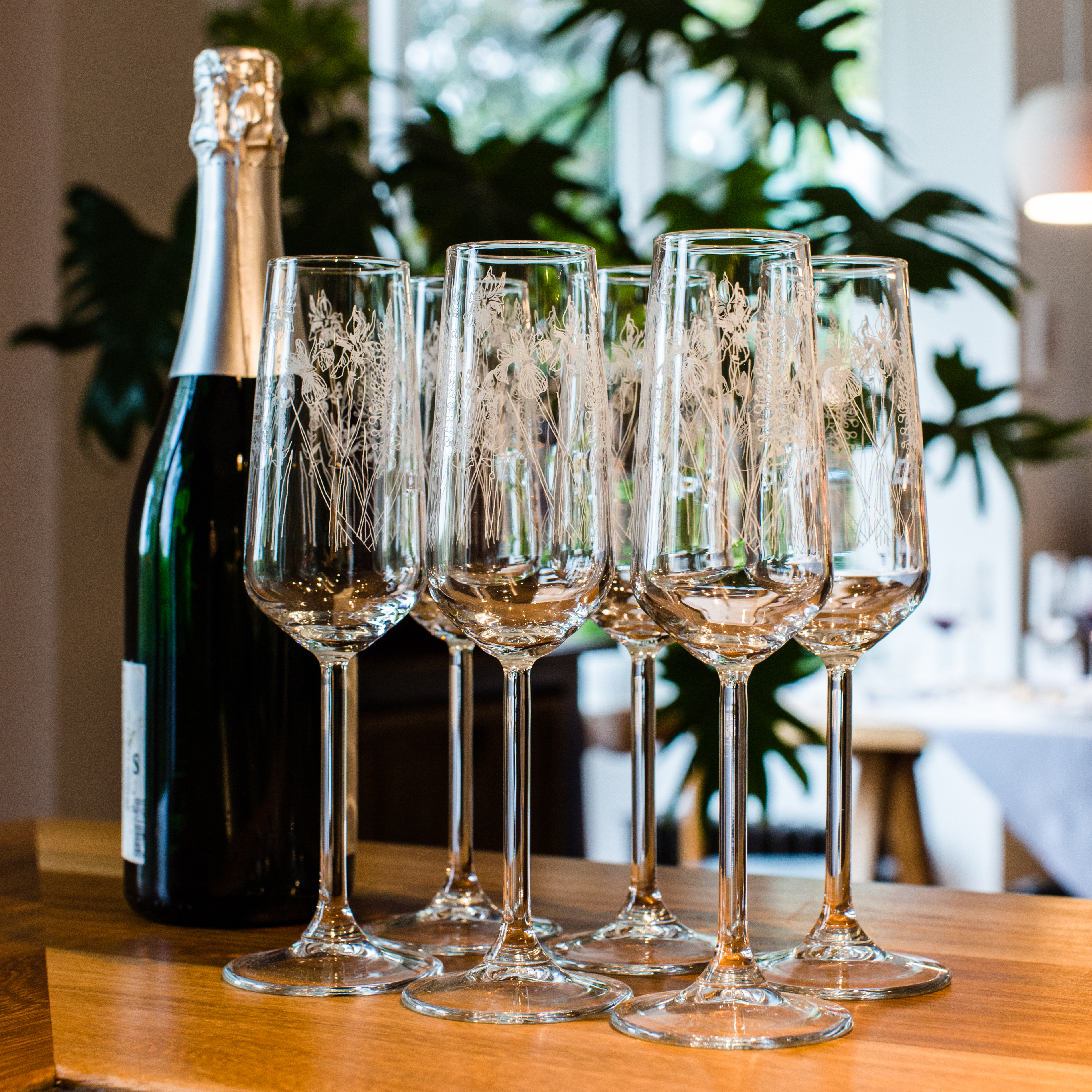 6 champagne flutes