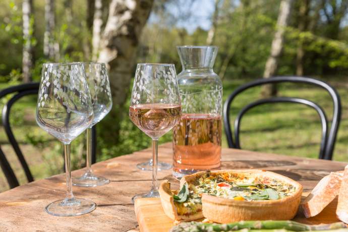 Emma-Britton-Silver-Birch-Wine-Carafe-Gift-Set-4