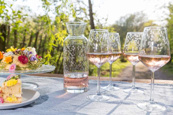 Emma-Britton-Silver-Birch-Wine-Carafe-Glasses-Gift-Set
