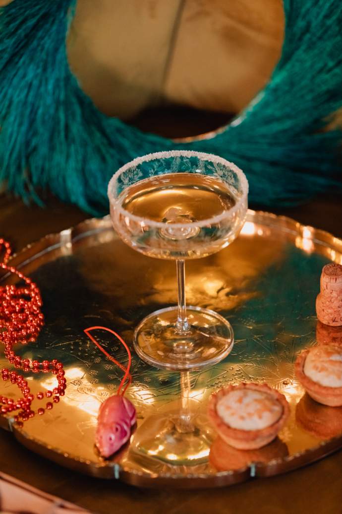 Emma-Britton-Decorative-Glass-Designer-Crystal-Etched-Champagne-Saucer