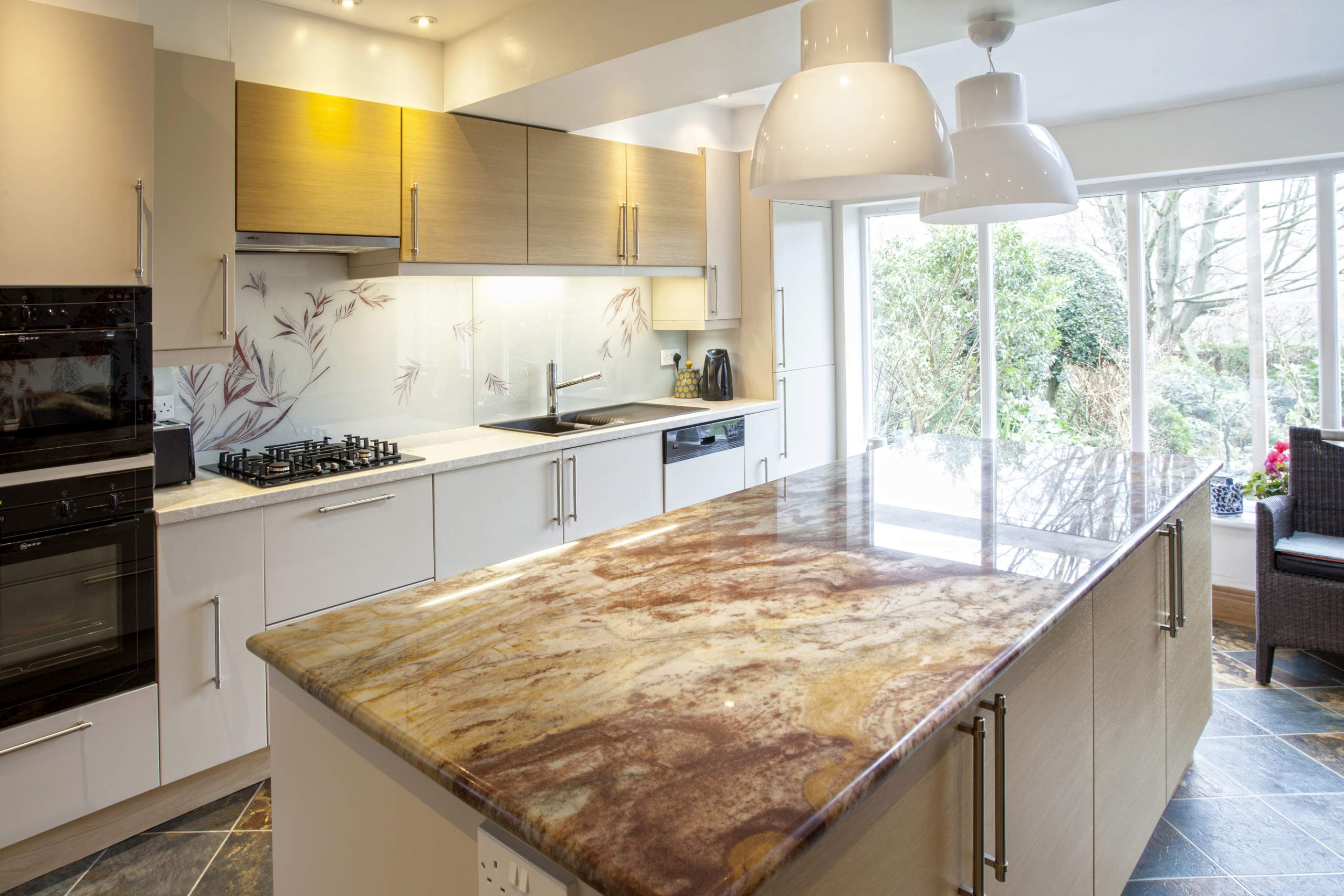 Emma-Britton-Decorative-Glass-Designer-Bespoke-Botanical-Splashback