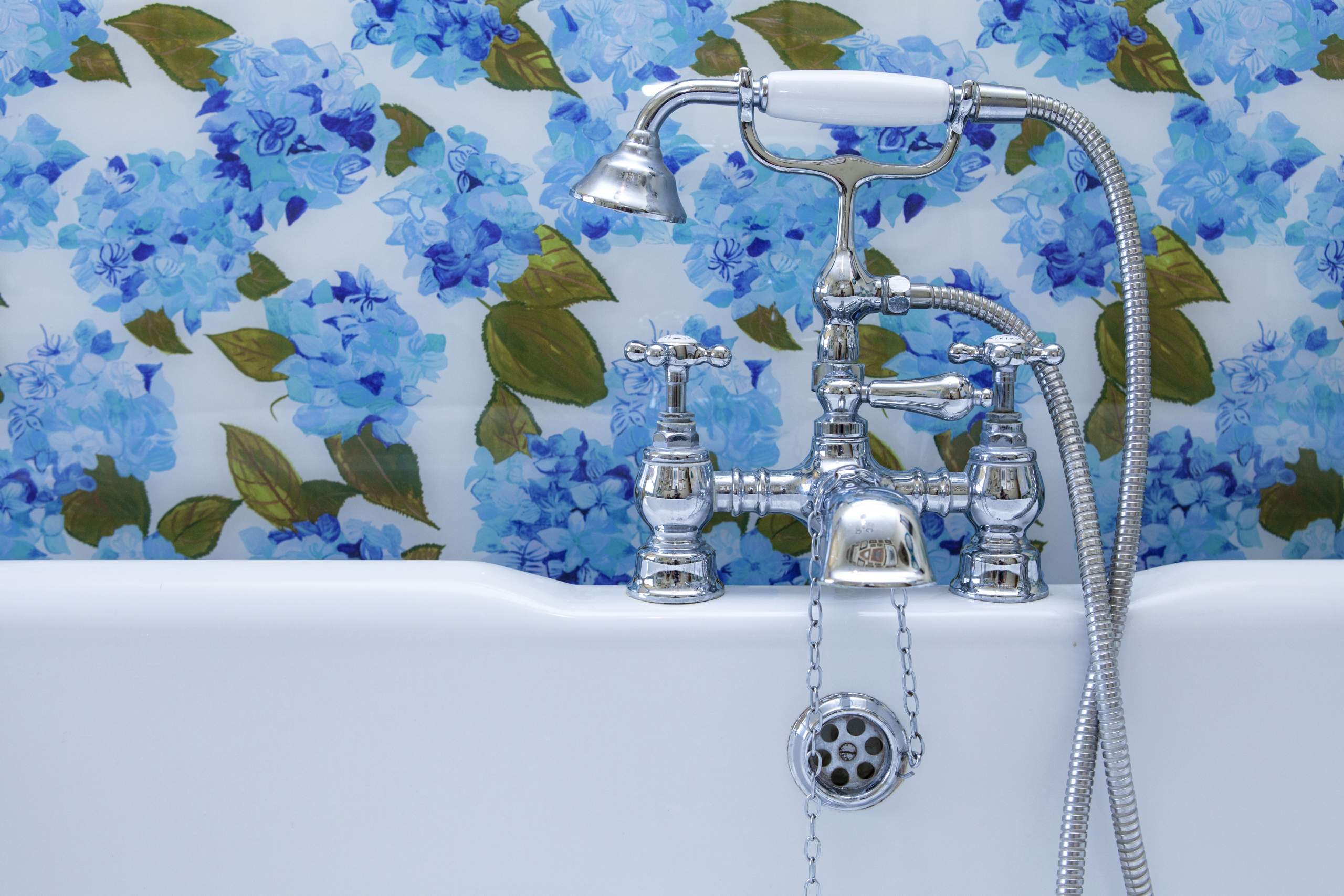 Emma-Britton-Glass-Blue-Floral-Splashback
