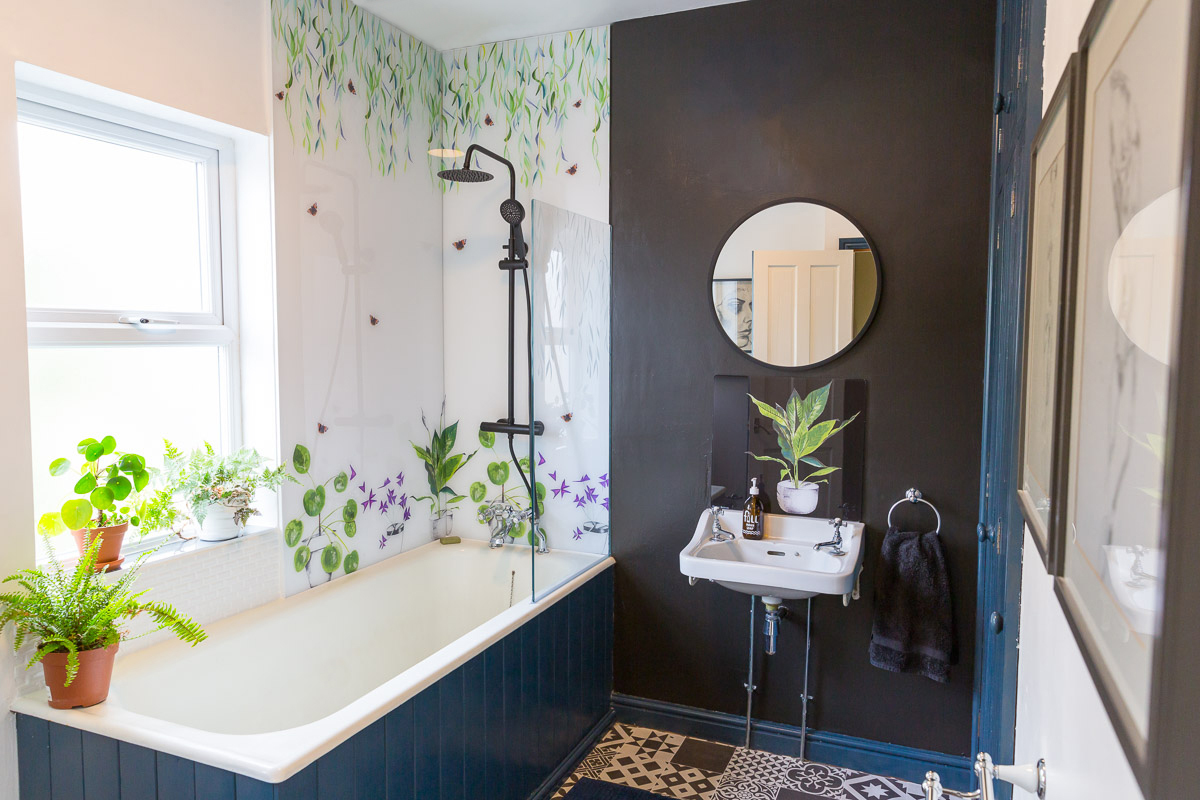 Emma-Britton-Decorative-Glass-Designer-Willow-Plant-Life-Bath-Splashback