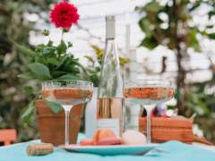 Emma-Britton-Decorative-Glass-Designer-Exotic-Floral-Champagne-Coupes