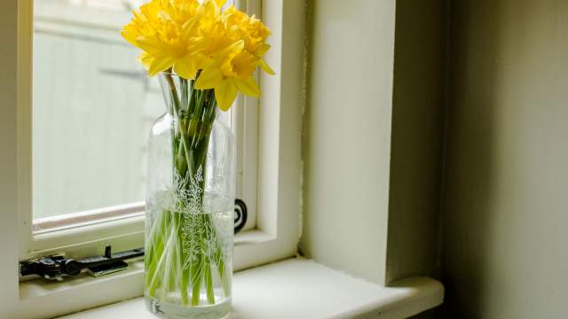 Emma-Britton-Floral-Patterned-Table-Carafe