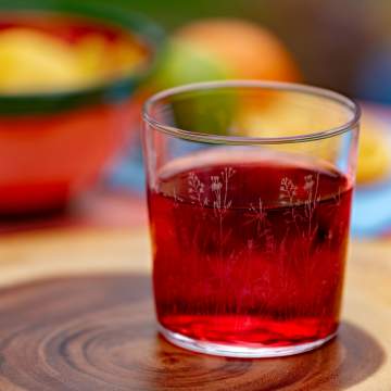 Emma-Britton-Decorative-Glass-Tumbler-Meadow-Design