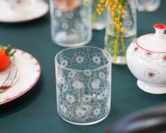 Emma-Britton-Decorative-Glass-Flower-Tumbler