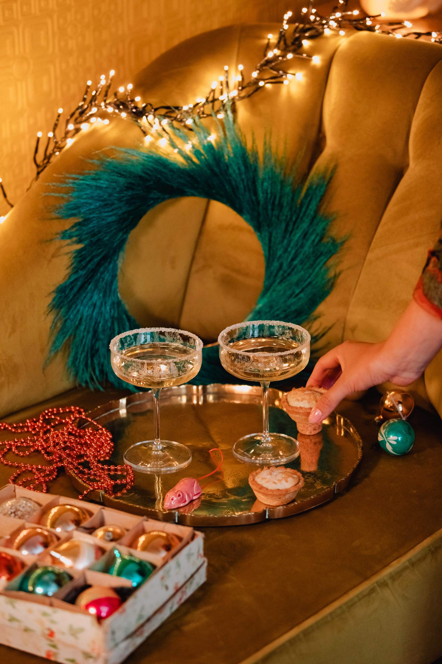 Emma-Britton-Exotic-Floral-Crystal-Champagne-Coupes Emma-Britton-Festive-Drinks-Menu-with-Exotic-Floral-Crystal-Coupes