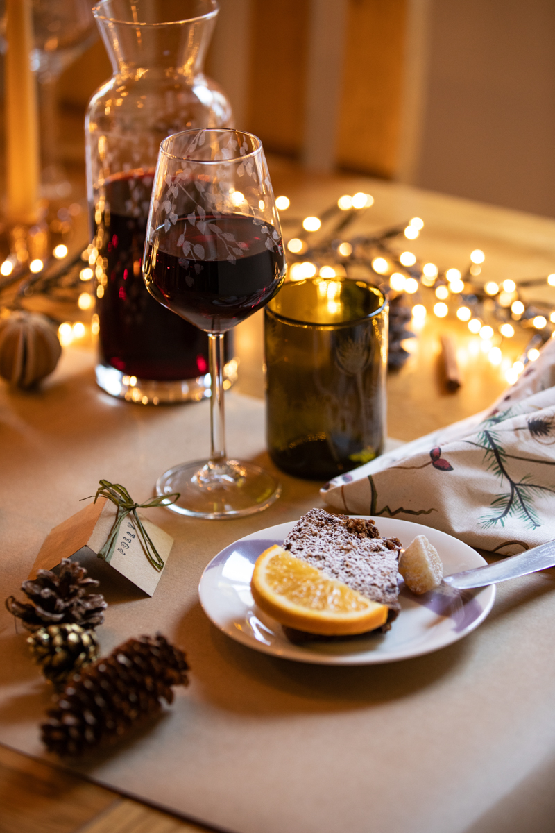 Emma-Britton-Silver-Birch-Wine-Glass-Modern-Christmas-Table-Setting