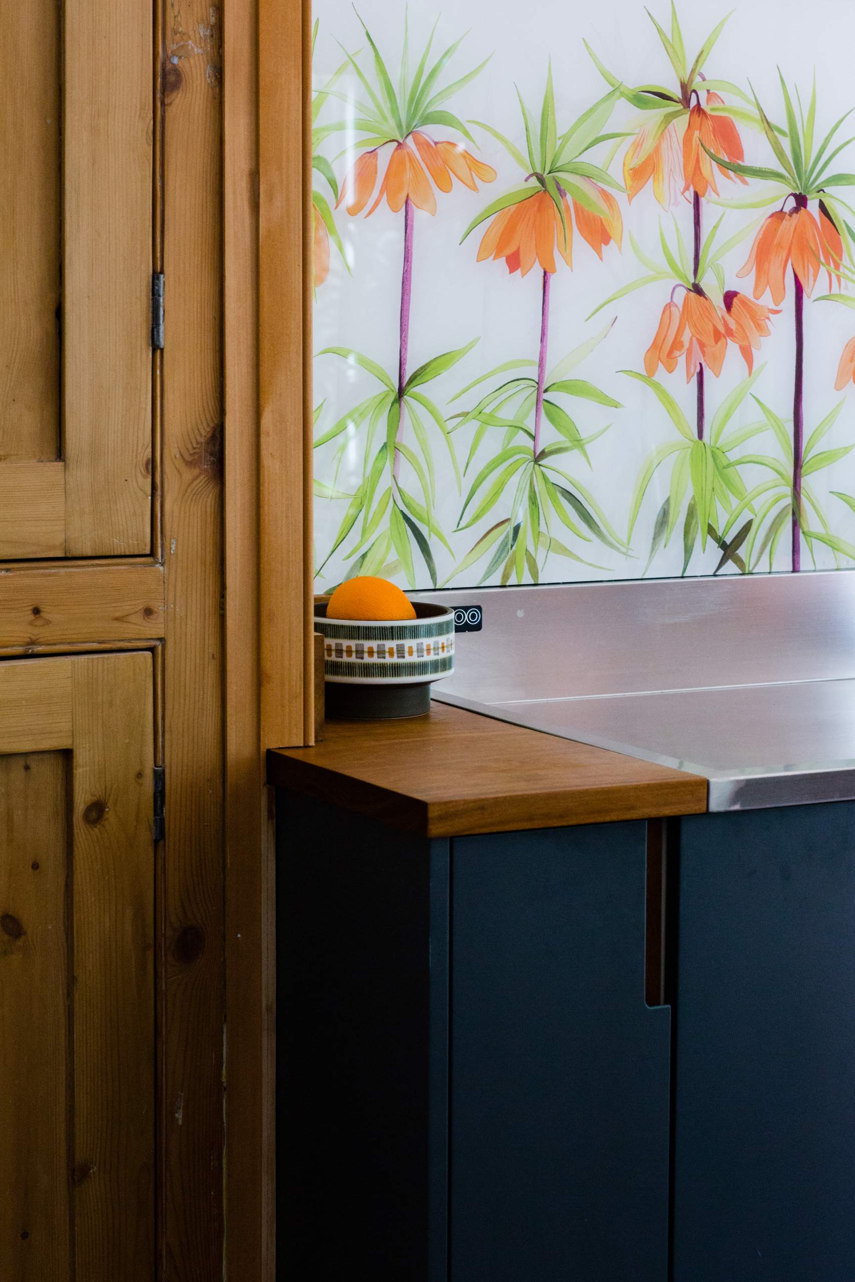 Emma-Britton-Sunset-Colourful-Splashback-for-Wooden-Kitchen