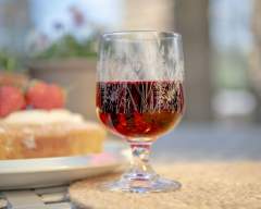 Emma-Britton-Decorative-Bistro-Glass-Floral-Design